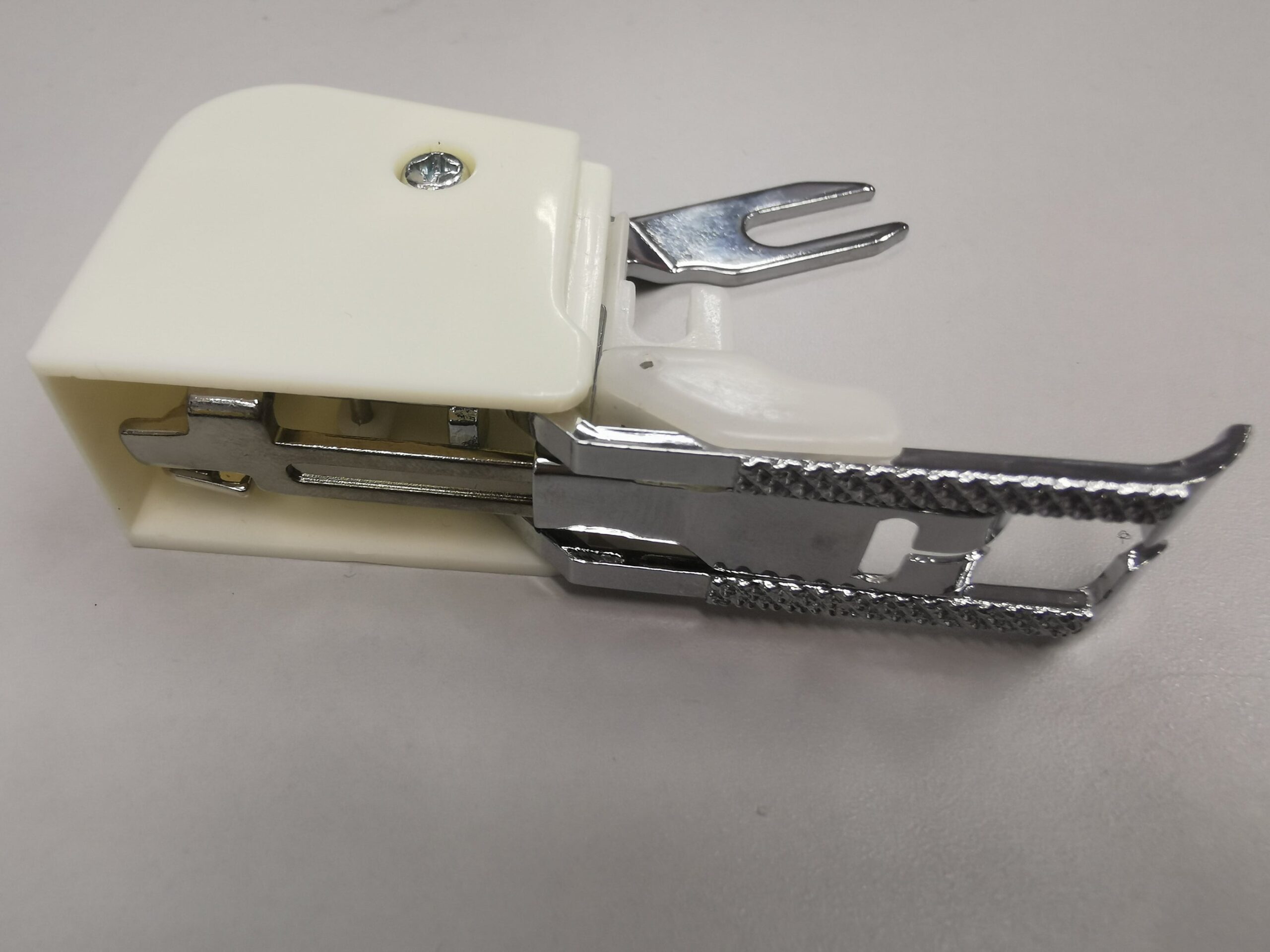 Walking Foot for a Singer Sewing Machine Essential Guide