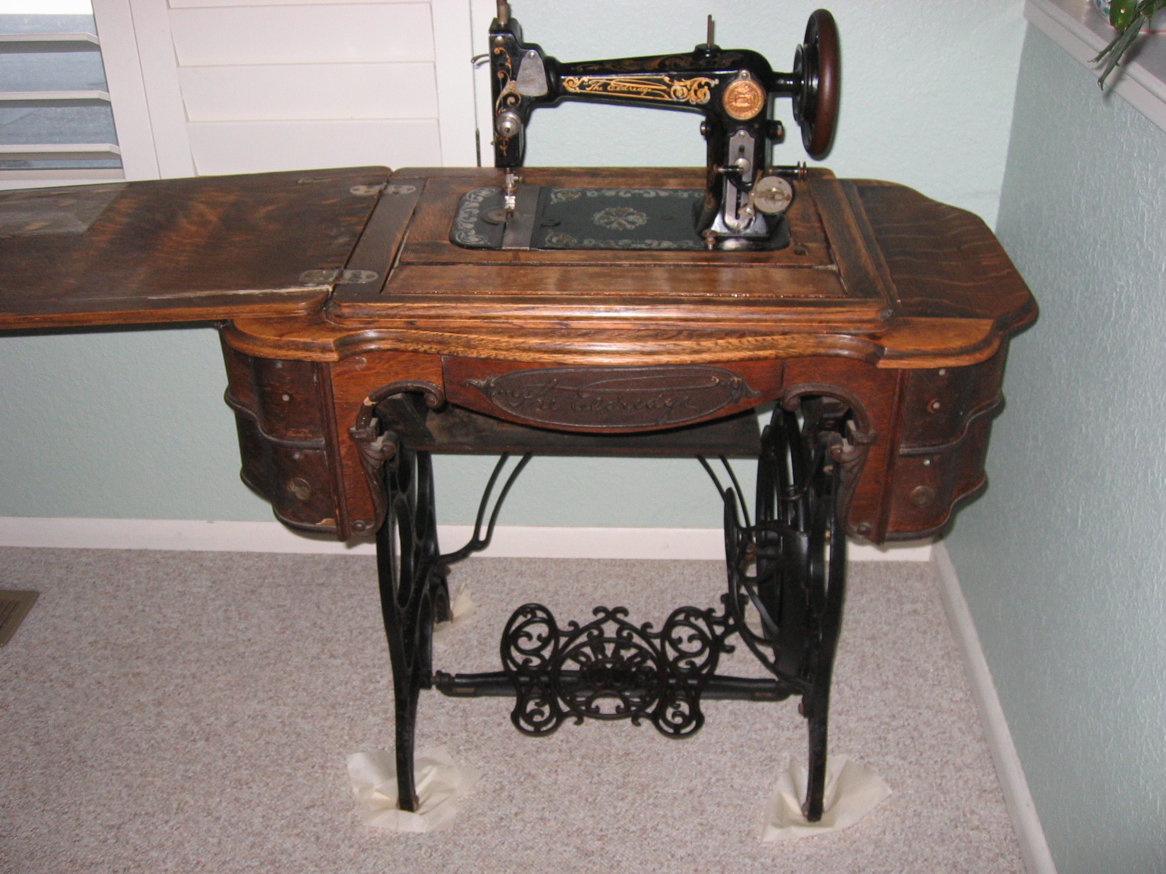 Vintage sewing machine brands