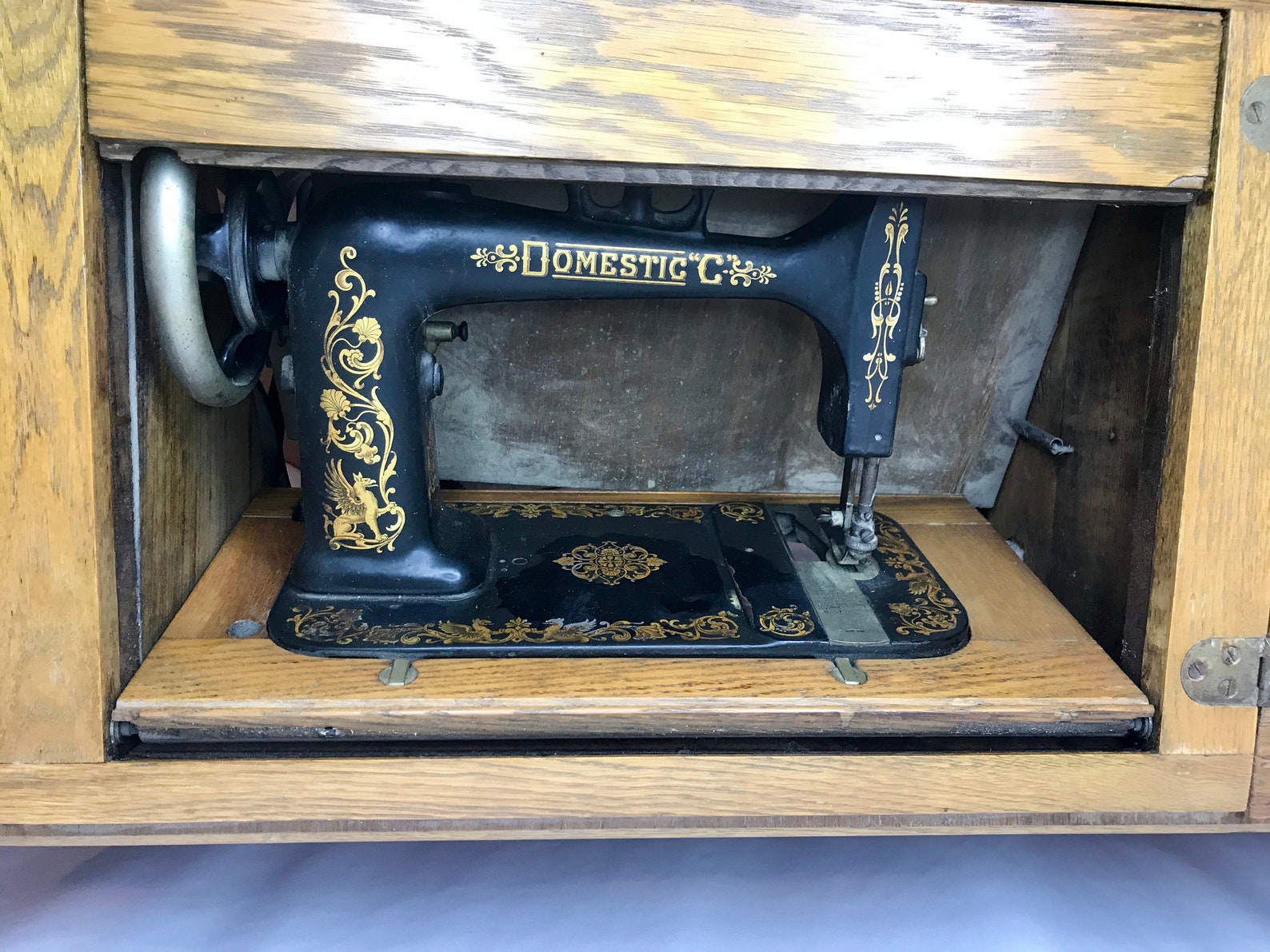 Vintage Domestic Sewing Machine History and Evolution